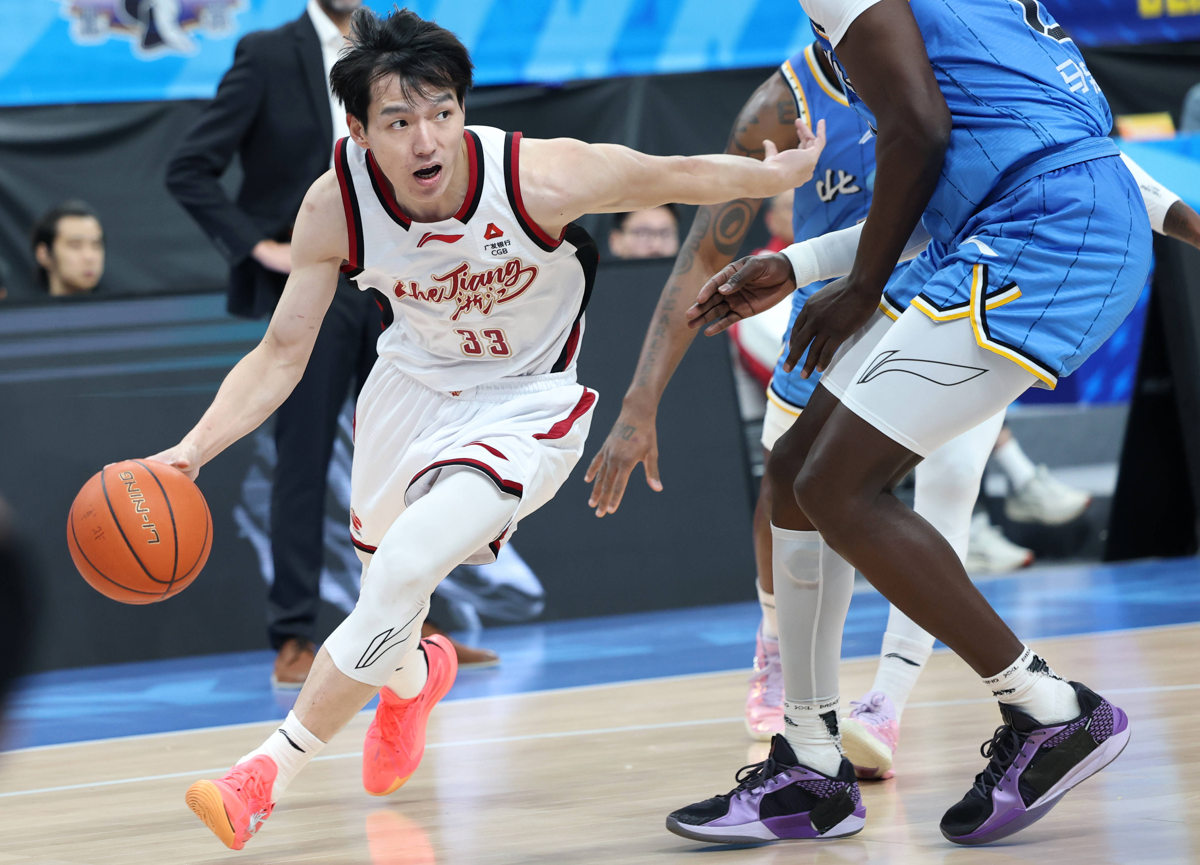 浙江稠州今晨篮板制胜赛前印第安纳步行者调整名单以备亚冠，印第安纳步行者围绕CBA常规赛伤情更新看傻球迷